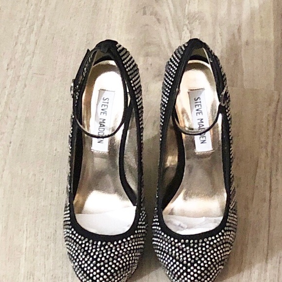 NWOT Steve Madden Gossip Pump with rhinestones. - Picture 7 of 9